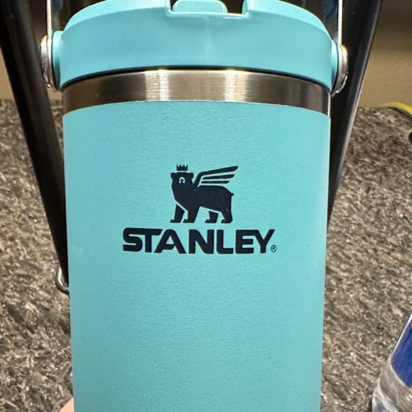 Stanley The IceFlow Flip Straw Tumbler-30oz. Agave color - Picture 3 of 7
